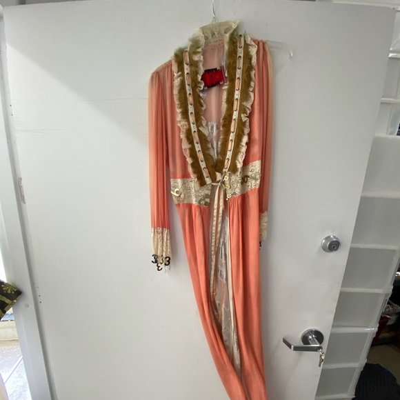 Meghan LA Other - Meghan Peach silk robe, no size